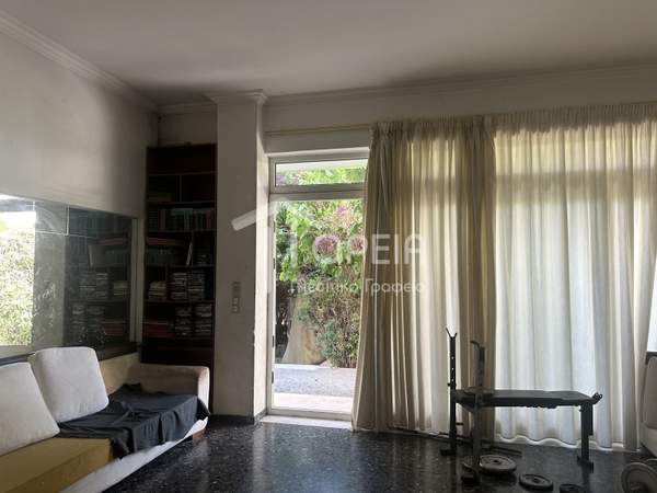 תמונת גליפדה, אתונה למכירה