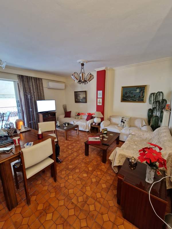 תמונת מרכז, פיראוס למכירה (0)