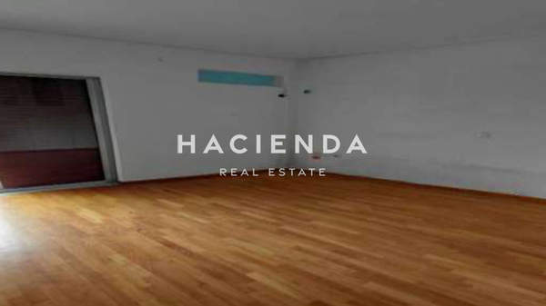 תמונת נאה פנגרטי, אתונה למכירה