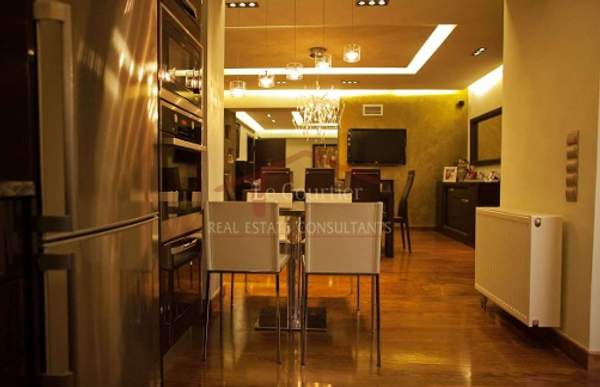 תמונת גליפדה, אתונה למכירה (1)