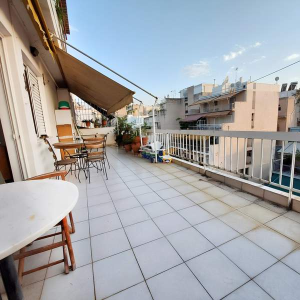 תמונת אקסרחיה, אתונה למכירה (1)