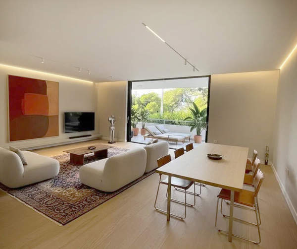 תמונת וולה, וארי - וולה -ווליאגמני, אתונה למכירה (0)