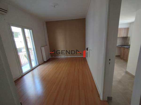 תמונת נאוס קוסמוס, אתונה למכירה