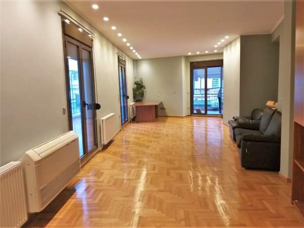 תמונת אקסרחיה, אתונה למכירה (1)