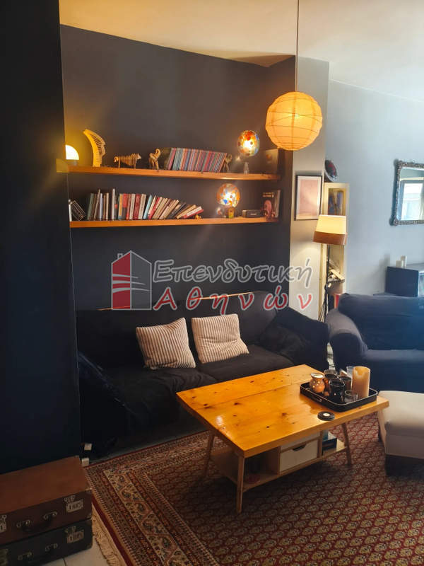 תמונת נאה סימרני, אתונה למכירה