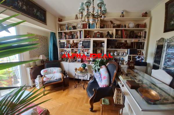 תמונת מרכז, פיראוס למכירה (1)