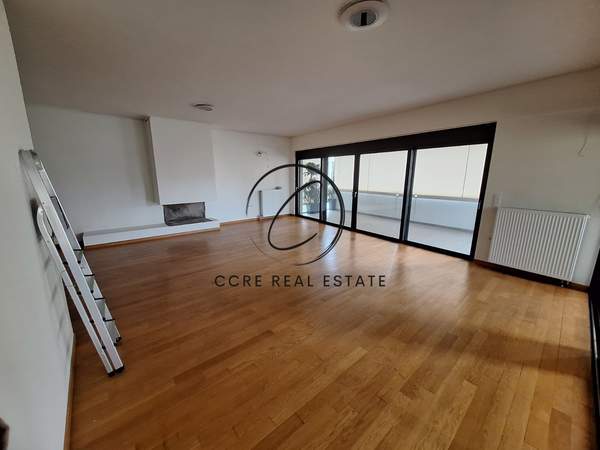 תמונת מרוסי, אתונה למכירה (1)