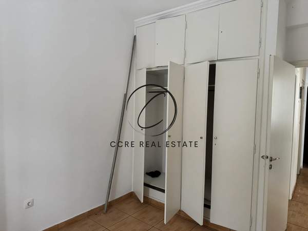 תמונת נאוס קוסמוס, אתונה למכירה (1)