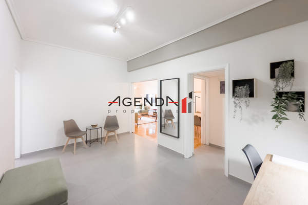 תמונת אקסרחיה, אתונה למכירה (0)