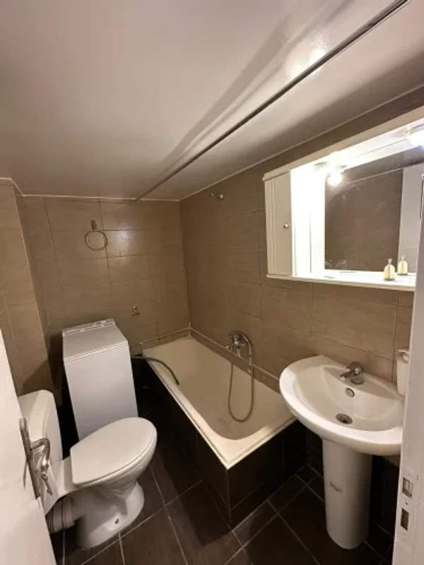 תמונת קוקאקי, רשות מקומית אתונה למכירה (0)