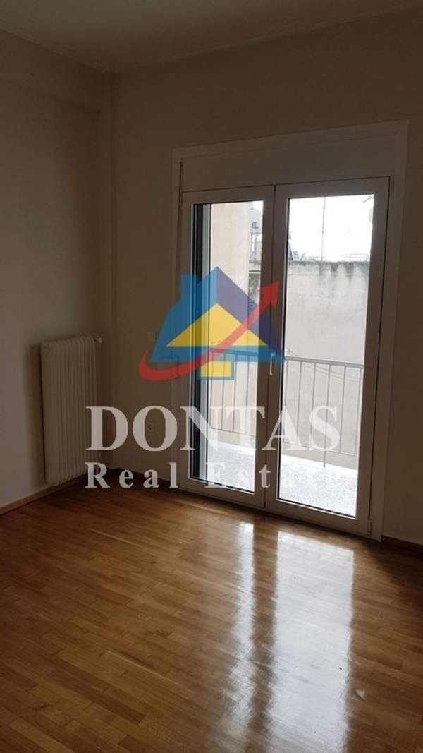 תמונת ויקטוריה, אתונה למכירה (1)