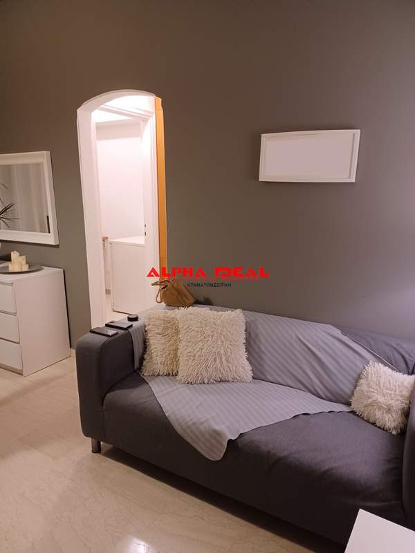 תמונת קסטלה, פיראוס למכירה (1)