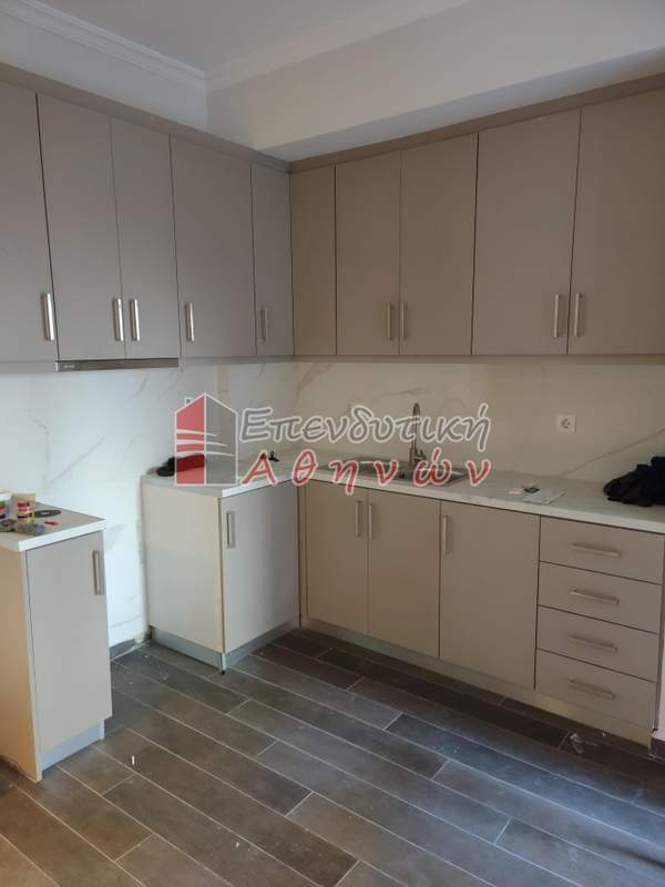 תמונת אומוניה, אתונה למכירה (0)