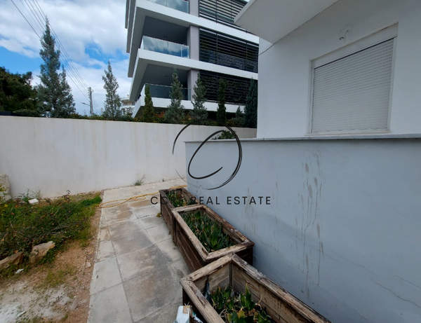 תמונת גליפדה, אתונה למכירה (1)