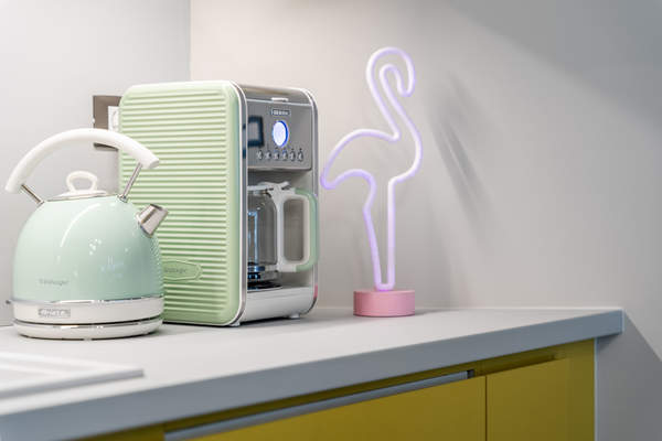 תמונת קוקאקי, אתונה למכירה (1)