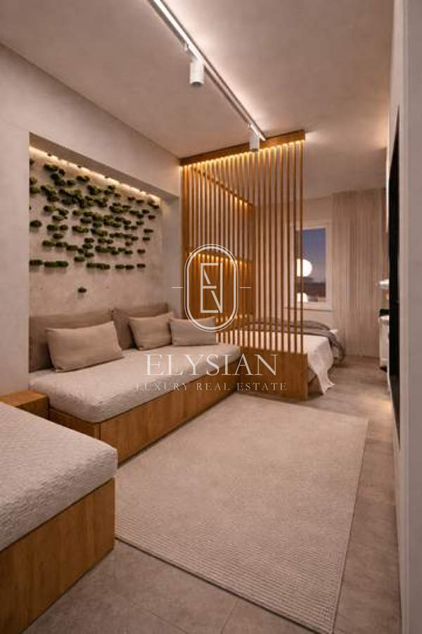 תמונת וולגרי, סלוניקי למכירה