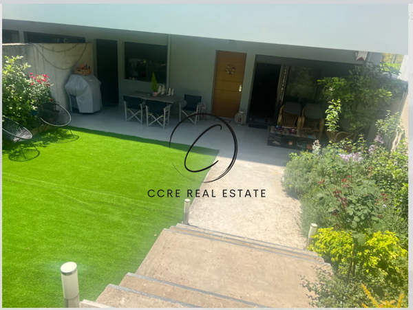 תמונת מרוסי, אתונה למכירה (1)