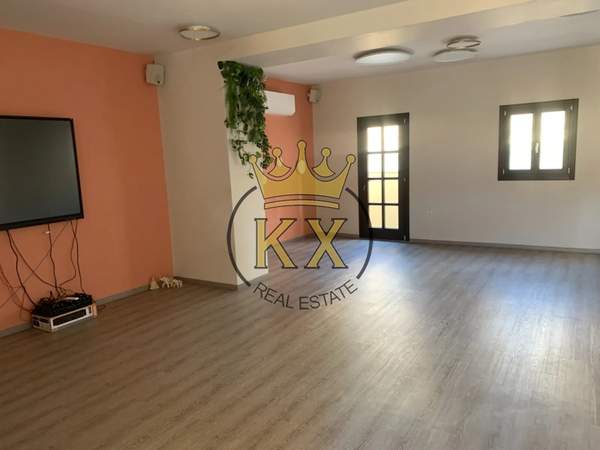 תמונת אומוניה, אתונה למכירה