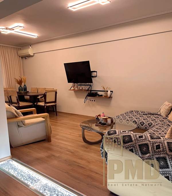 תמונת פאליו פאלירו, אתונה למכירה (1)