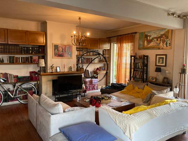 תמונת מרוסי, אתונה למכירה (1)