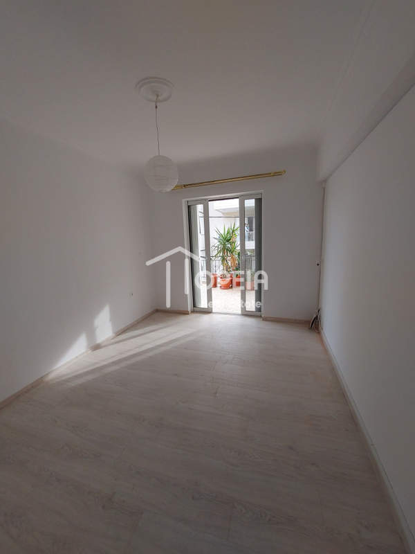 תמונת אנאוויסוס, סרוניקוס, אתונה למכירה