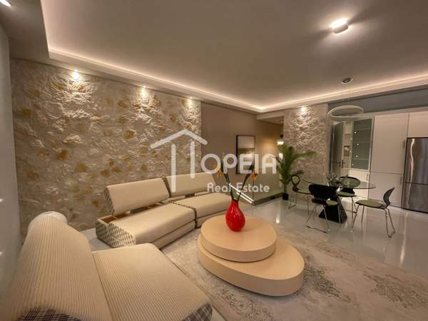 תמונת גליפדה, אתונה למכירה (1)