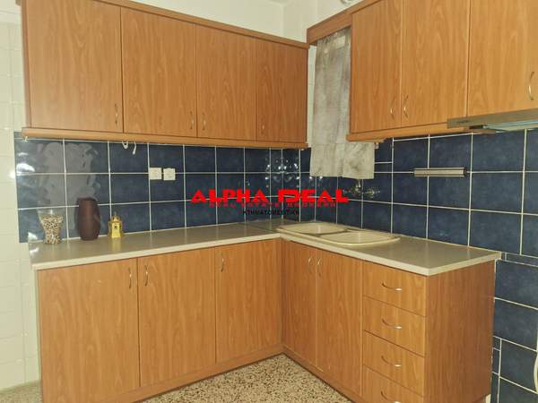 תמונת מרכז, פיראוס למכירה (0)