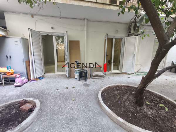 תמונת אנו קיפסלי, אתונה למכירה