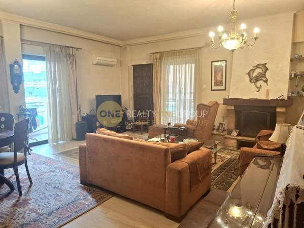 תמונת קיפריאדו, אתונה למכירה (1)