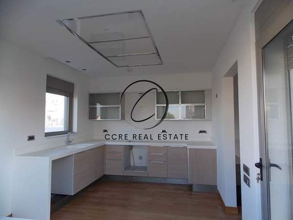 תמונת גליפדה, אתונה למכירה (1)