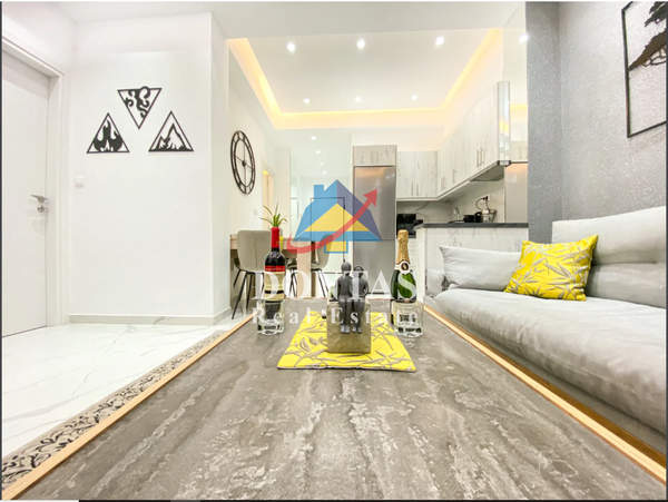 תמונת קולונאקי, אתונה למכירה (1)