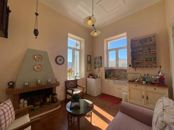 תמונת קאריסטוס, אוויה למכירה