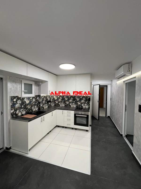 תמונת פנגרטי, רשות מקומית אתונה למכירה (0)