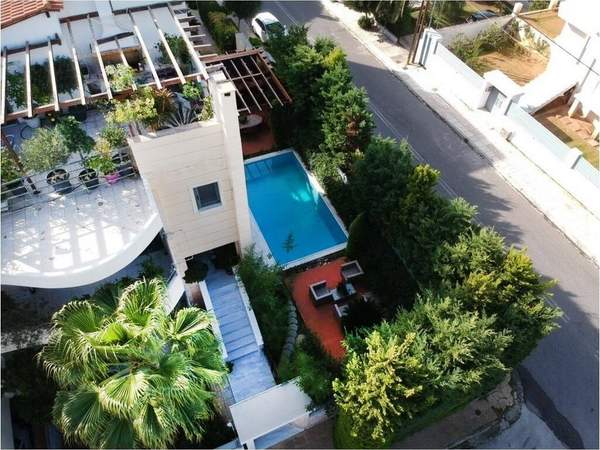 תמונת גליפדה, אתונה למכירה (1)