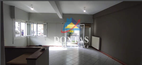 תמונת גיזי, אתונה למכירה (1)