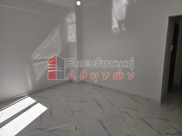 תמונת כיכר אמריקיס, אתונה למכירה (1)