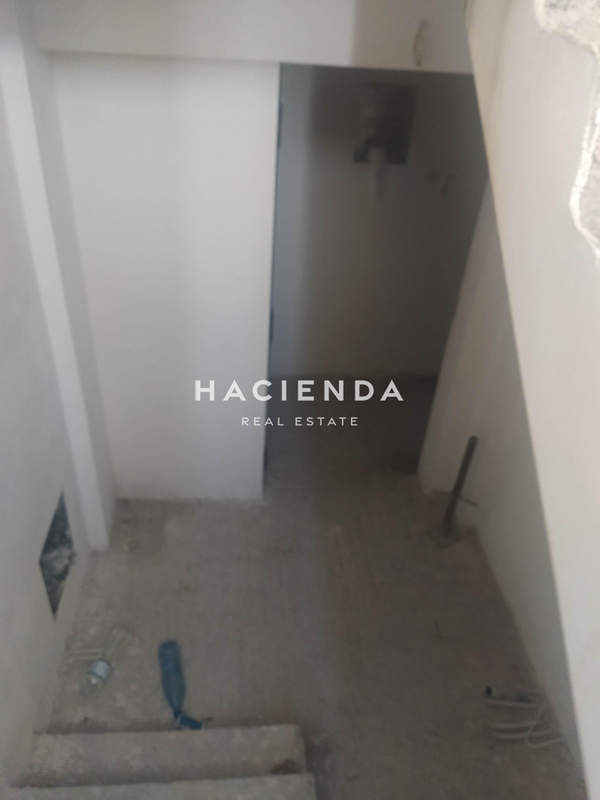 תמונת אכרניס, אתונה למכירה