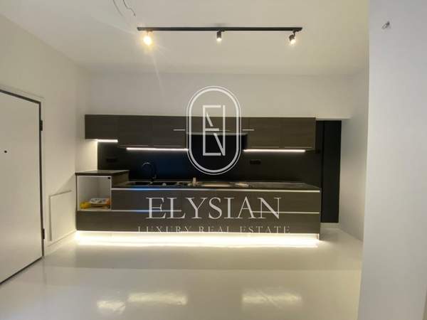 תמונת מטקסוריו, אתונה למכירה (1)