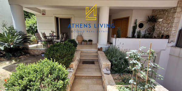 תמונת קאמאטרו, אתונה למכירה (1)