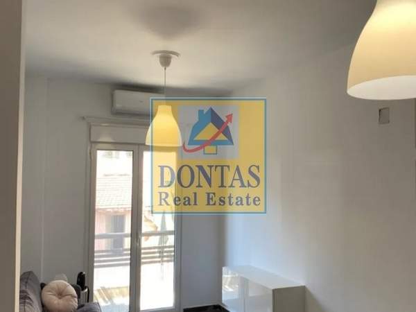 תמונת אקסרחיה, אתונה למכירה (1)