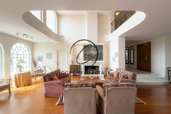 תמונת אכרניס, אתונה למכירה