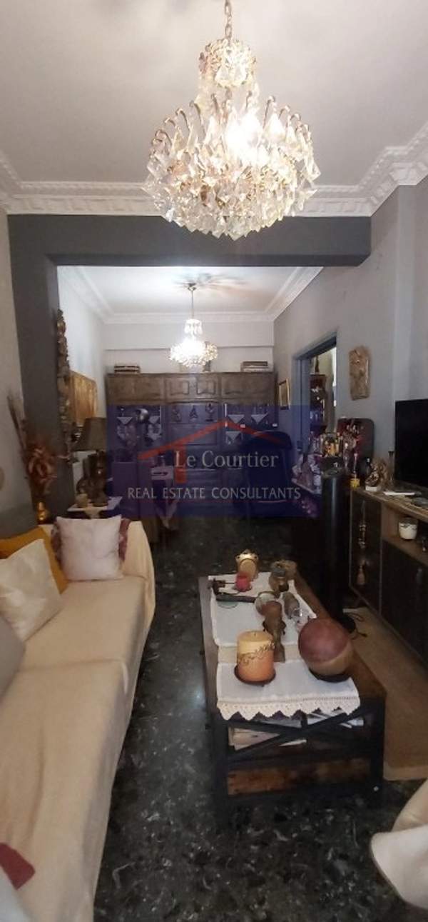 תמונת ניקיה, אתונה למכירה (1)