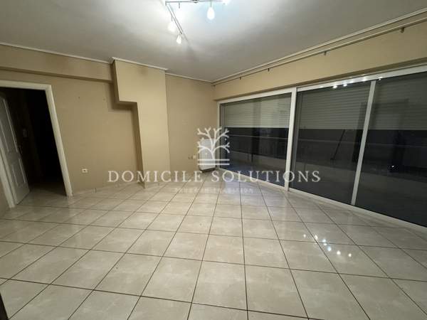 תמונת אגיה פארסקבי, אתונה למכירה (1)