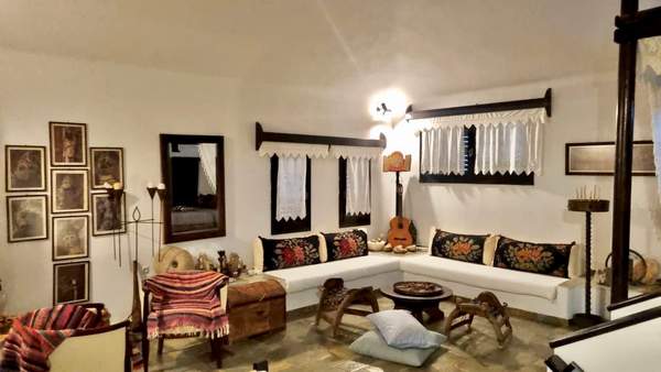 תמונת קאריסטוס, אוויה למכירה