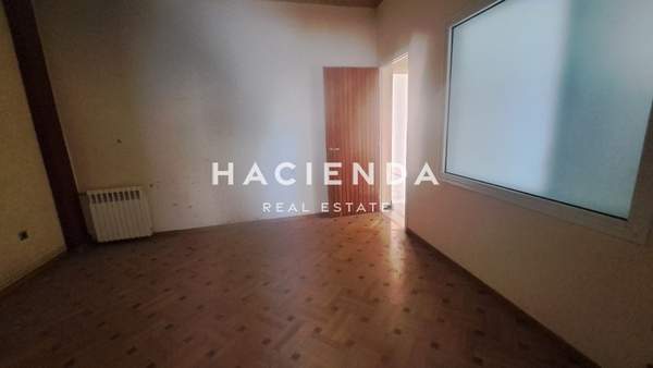 תמונת חיידרי, אתונה למכירה