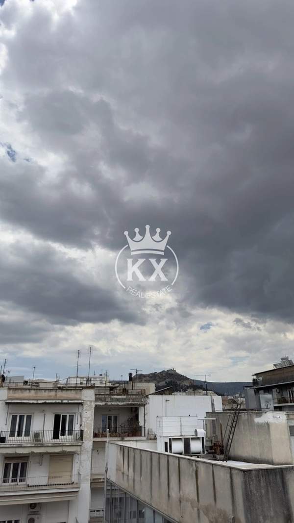 תמונת ויקטוריה, אתונה למכירה (1)