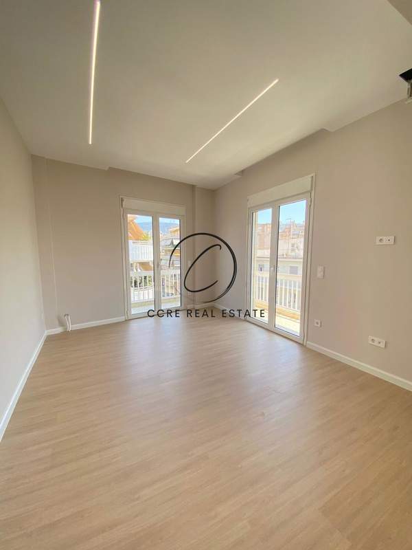 תמונת גובה, אתונה למכירה (1)