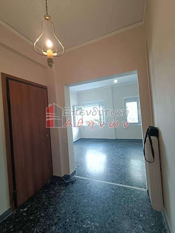 תמונת פנגרטי, אתונה למכירה (1)