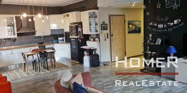 תמונת קורידלוס, אתונה למכירה (1)