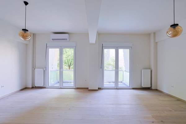 תמונת אקסרחיה, אתונה למכירה (0)